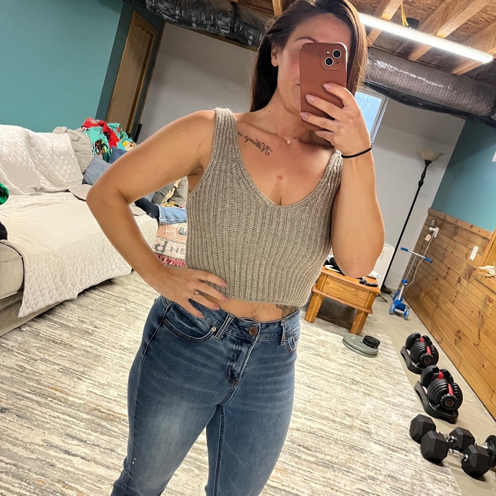 Stylish Ribbed Knit Crop Top in Tan